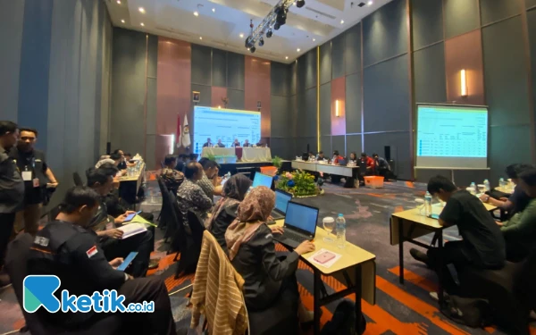 Pilkada Surabaya Resmi Dimenangkan Eri-Armuji, Raup 980.380 Suara