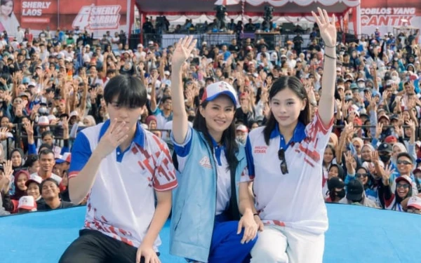 Thumbnail Komisi Pemilihan Umum (KPU) Provinsi Maluku Utara (Malut) menetapkan pasangan Sherly Tjoanda-Sarbin Sehe sebagai peraih suara terbanyak dalam pemilihan gubernur dan wakil gubernur Malut tahun 2024. Sherly Tjoanda-Sarbin Sehe mendulang 359.416 suara (50.69 persen) atau unggul jauh dari tiga pasangan calon lainnya. (Foto: IG Sherly Tjoanda)