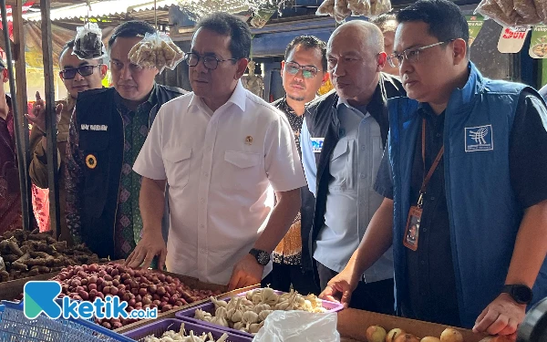 Sambangi Pasar Madyopuro Kota Malang, Mendag Budi Santoso Pastikan Harga Bahan Pokok Stabil