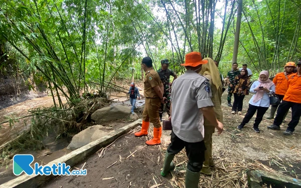 Banjir Bandang Putus Jembatan di Bondowoso, Puluhan Rumah Terdampak
