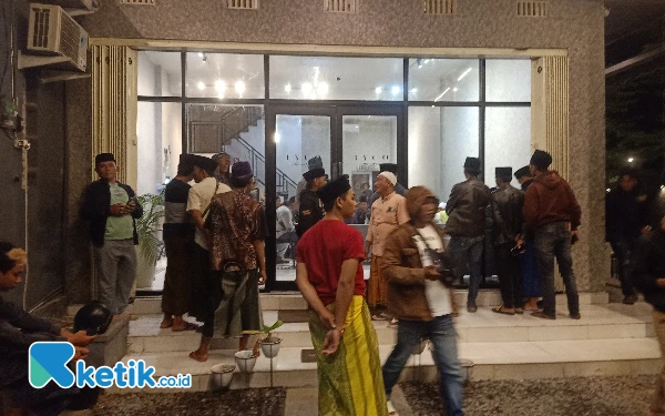 Tak Berani Segel Cafe Lyco, LPK Madas Sampang Desak Bubarkan Satpol PP