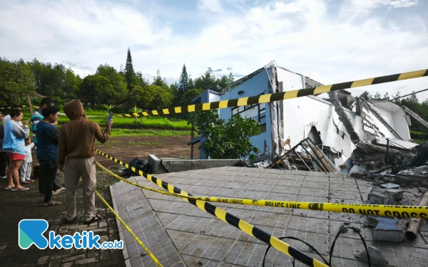 Kondisi Vila Ambruk di Kota Batu, Menyisakan Bangunan Lantai 2
