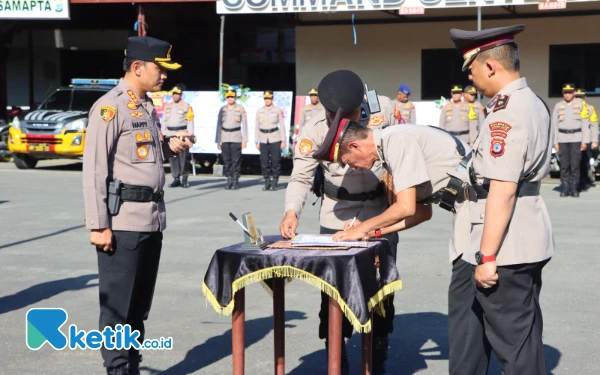Polresta Sorong Kota Gelar Upacara Serah Terima Jabatan Kabag Ops dan Kasat Resnarkoba