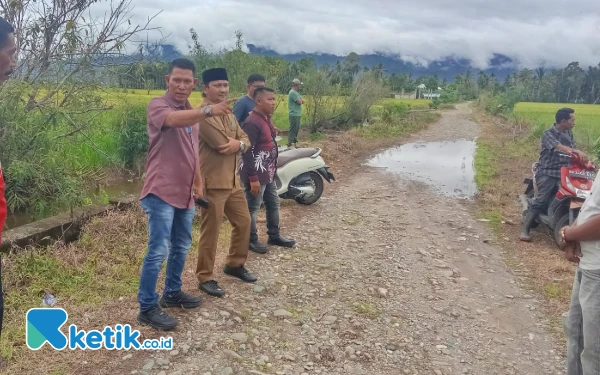 Targetkan Bangun Jalan Desa, Wakil Ketua I DPRK Abdya Tuai Apresiasi Warga