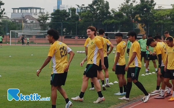 Thumbnail Berita - Buru 3 Poin, Ini Susunan Pemain Persebaya Tantang Tuan Rumah Persis Solo di Stadion Manahan
