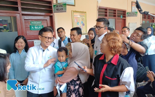 Thumbnail Menkes Pantau Pelaksanaan Cek Kesehatan Gratis di Puskesmas Manukan Kulon Surabaya
