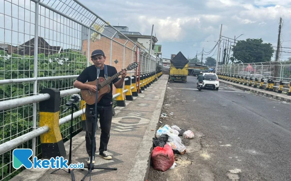 Thumbnail Berita - Kreatif! Musisi MOHGA Bikin Gerakan Perangi Masalah Sampah di Kota Malang