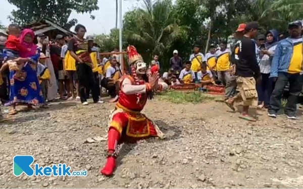 Thumbnail Berita - Blimbing Gelar Selamatan Desa, Tampilkan Budaya Ojung dan Selamatan Sumber Air