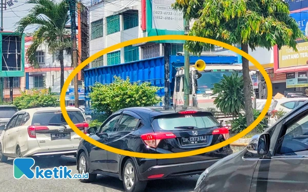 Thumbnail Perda Mandul! Tronton Melenggang Lagi di Depan Pos Lantas Kota Rantauprapat