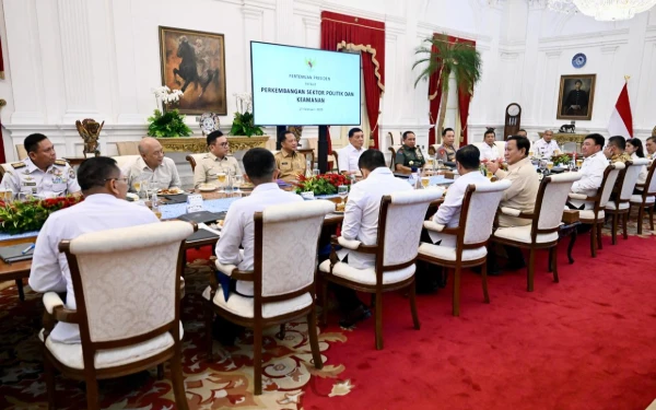 Thumbnail Tradisi baru ini diinisiasi oleh Presiden Prabowo sebagai bagian dari upaya memperkuat koordinasi antarmenteri dalam suasana yang lebih santai namun tetap produktif. (Foto: BPMI Setpres/Rusman)