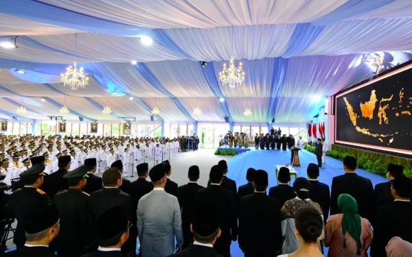 Thumbnail Sebanyak 961 orang kepala daerah beserta para wakilnya dilantik oleh Presiden Prabowo Subianto di Istana Presiden, Jakarta, Kamis (20/02/2025). Pelantikan kepala daerah serentak ini untuk pertama kalinya kali dilakukan dalam sejarah pemerintahan di Indonesia. (Foto: IG Setkab)