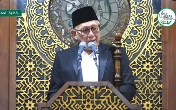Gus Kikin Ajak Jemaah Masjid Nasional Al-Akbar Surabaya Tingkatkan Kualitas Ibadah selama Ramadhan