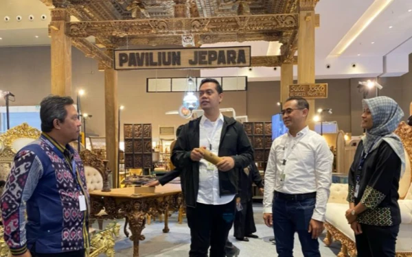 Tinjau IFEX 2025, Bupati Mas Wiwit Dorong UKM Jepara Naik Kelas