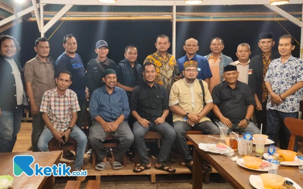 Buka Puasa Bersama Wartawan di Simeulue, Iskandar : Mari Bangun Daerah