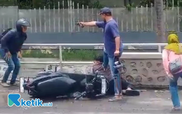 Thumbnail Dor! 2 Begal di Probolinggo Ndlosor Ditembak Polisi