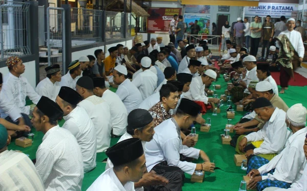 Thumbnail Berita - Lapas Bondowoso Gelar Bukber, Pererat Komunikasi Petugas dan Warga Binaan