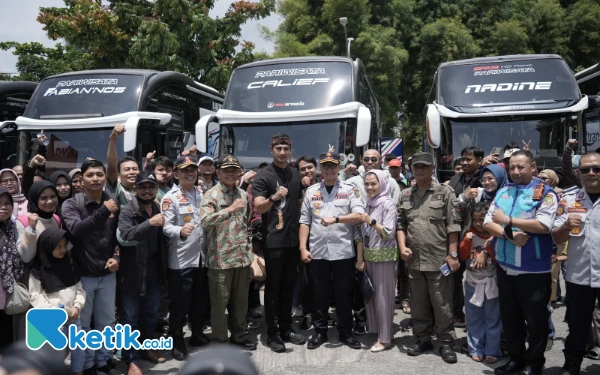 Thumbnail Berita - Lepas 700 Pemudik, Wabup Ali Syakieb: Antusias Peserta Mudik Gratis Sangat Tinggi