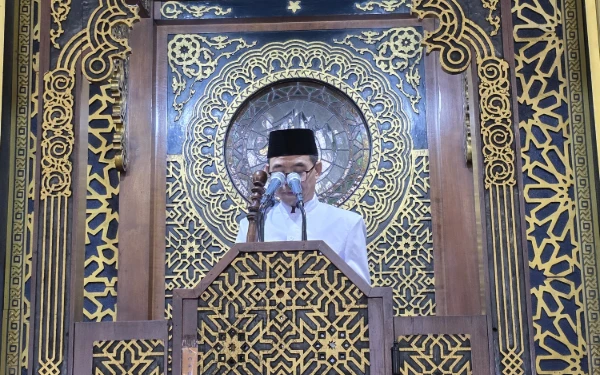 Thumbnail Berita - Akhmad Sruji Bachtiar Jadi Khatib Salat Id Masjid Nasional Al Akbar Surabaya, Ini Poin yang Disampaikan