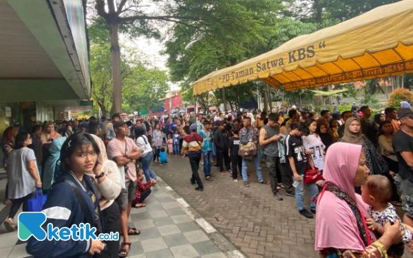 Thumbnail Berita - Eri Cahyadi Minta Dirut KBS Miliki Sistem Buka Tutup Tangani Membludaknya Pengunjung