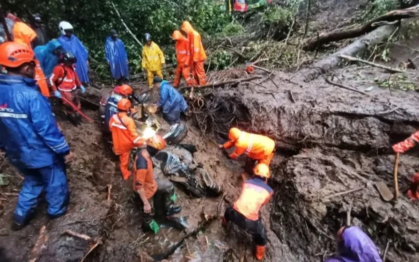 Thumbnail Berita - BPBD Jatim Survei Kerentanan Tanah di Lokasi Longsor Pacet