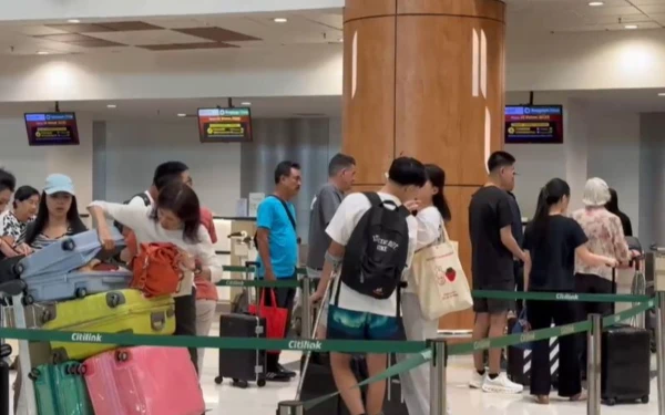 Thumbnail Berita - Arus Balik Lebaran 2025 Bandara Juanda Tertinggi H+6
