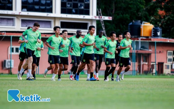Thumbnail Berita - Paul Munster Sementara Enggan Bahas Kontrak di Persebaya