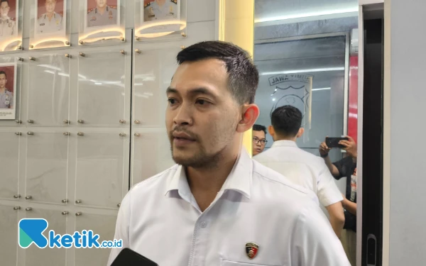 Thumbnail Dua Pemeran Video Porno asal Jember Diamankan Polisi: Masih Tahap Pemeriksaan