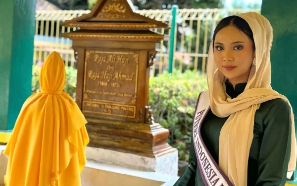 Thumbnail Berita - Puteri Indonesia Kepri 2 2025, Fidya Adystiara Menapak Jejak Sejarah di Pulau Penyengat