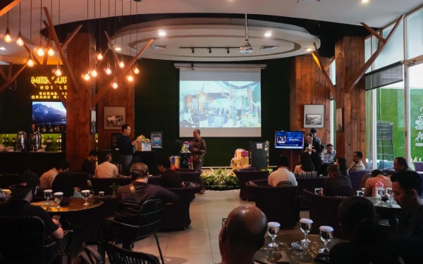 Thumbnail Berita - Penuh Kemeriahan, Mercure Surabaya Grand Mirama Gelar Pengundian Hadiah Iftar Ramadhan Night Market