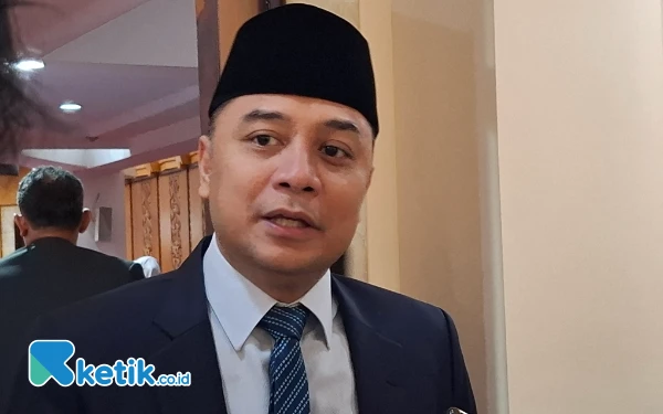 Thumbnail Berita - Eri Cahyadi Ungkap Rencana Pembangunan Overpass dan Underpass di Dua Titik Surabaya Tahun 2025