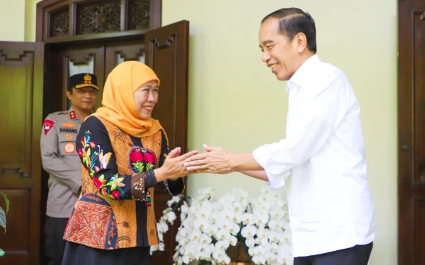 Thumbnail Bahas Isu Ekonomi Global, Khofifah Silaturahmi ke Rumah Jokowi
