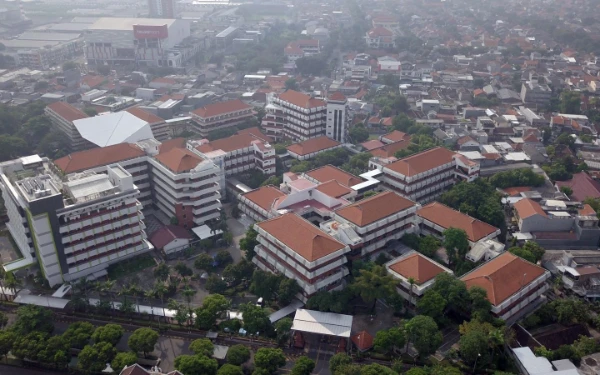 Thumbnail Berita - Ubaya Jadi Kampus Swasta Terbaik di Jawa Timur Versi Sinta Kemendikbud 2025
