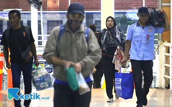 Thumbnail Berita - Pemkot Surabaya Ingin Pulangkan Pendatang, Pakar Tata Kota: Mustahil