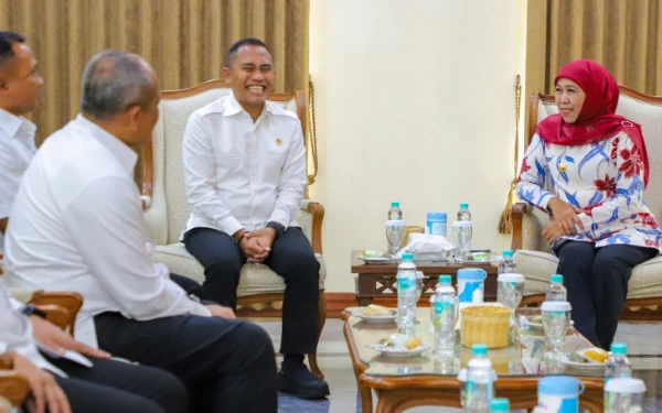 Thumbnail Berita - Bertemu Kepala BNPT, Gubernur Khofifah Tekankan Membangun Moderasi Beragama