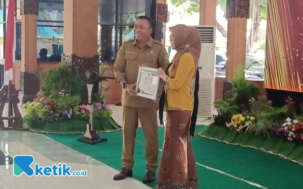 Thumbnail Berita - Bupati Tetapkan Ketua PKK Situbondo  Sebagai Bunda Baca