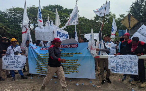 Thumbnail Berita - Ancam Blokade Tambang Semen Tuban, Buruh Tuntut Kesejahteraan dan Penghapusan Upah Borongan
