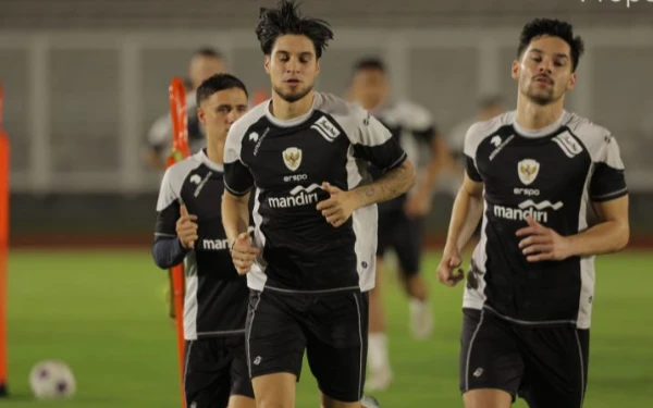 Thumbnail Berita - Cedera Kaki Buat Kevin Diks Sedih, Potensi Absen Bela Timnas Indonesia