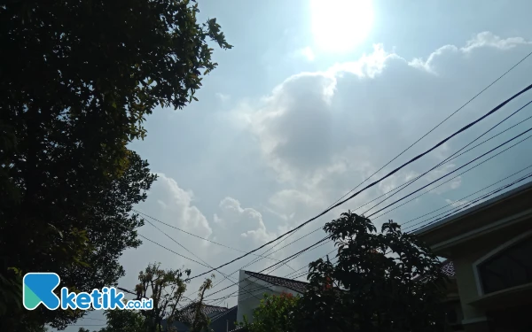 Thumbnail Berita - Prakiraan Cuaca Hari Ini: Surabaya Berawan, Kota Batu Berkabut