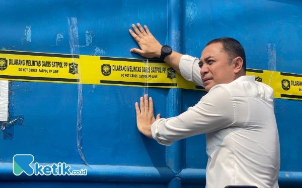Thumbnail Berita - Gudang UD Sentoso Seal Disegel Wali Kota Surabaya dan Kapolres Pelabuhan Tanjung Perak