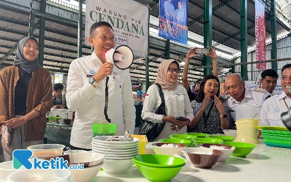 Thumbnail Berita - Nostalgia Jajanan Pasar di Klojen, Penggunaan QRIS Terus Didorong