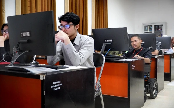 Thumbnail Berita - UTBK Ramah Difabel di UB, 16 Calon Mahasiswa Jalani Ujian dengan Fasilitas Inklusif