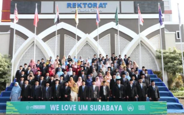 Thumbnail Berita - UM Surabaya Lantik 136 Pejabat Struktural, Rektor Tekankan Tiga Target Strategis
