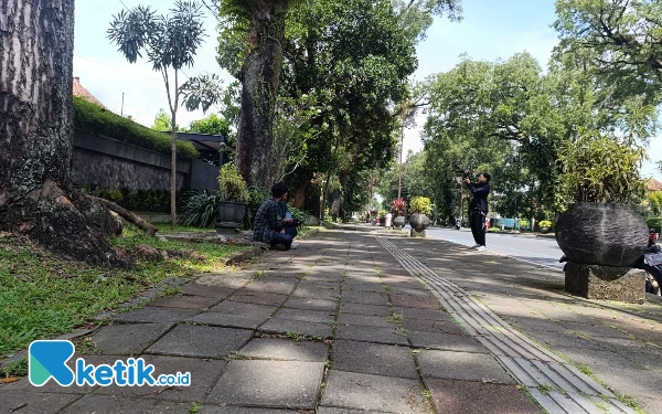 Thumbnail Berita - Bukan Menghilang, DLH Kota Malang Restorasi Kursi di Jalan Ijen