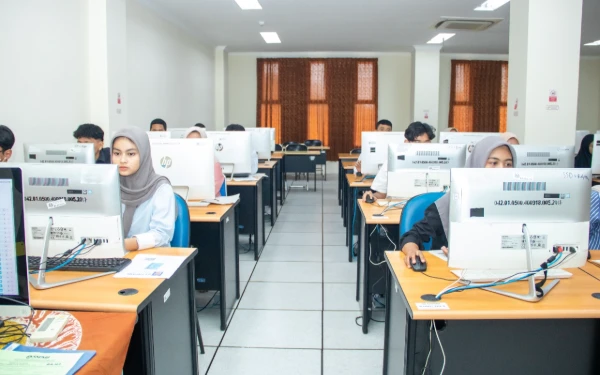 Thumbnail Berita - UTBK di Unesa: 2.462 Peserta, 98 Absen Tanpa Keterangan