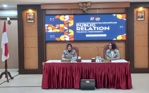 Thumbnail Berita - Kasubbid Penmas Polda DIY AKBP Verena: Kemampuan Public Relation Penting Bagi Seluruh Anggota Polri