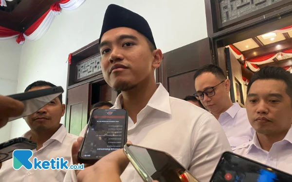 Thumbnail Berita - Urung Temui Gubernur Jatim, Kaesang: Kangen Anak