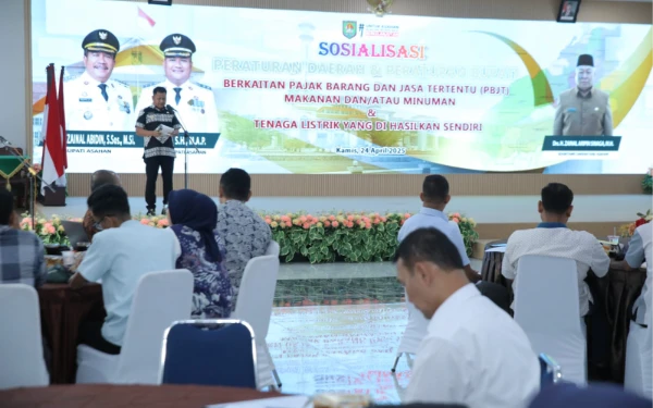 Thumbnail Berita - Wabup Rianto Buka Sosialisasi PBJT di Aula Melati Pemkab Asahan