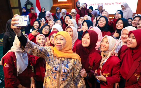 Thumbnail Berita - Buka Simposium IMMawati, Khofifah: Perempuan Aktor Utama Pembangunan, Bukan Sekadar Objek