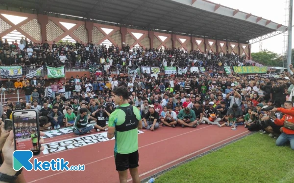 Merinding! Bonek Hadiri Latihan Persebaya, Beri Dukungan Jelang Derbi Jatim