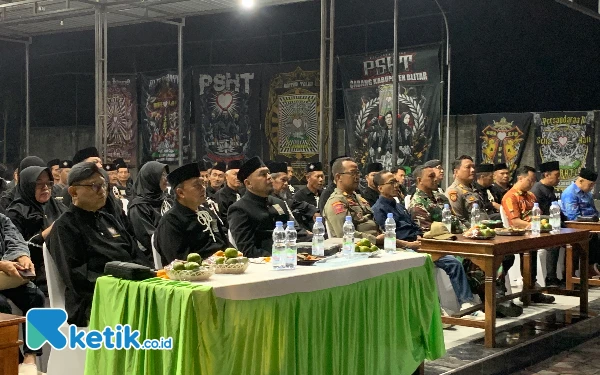 Thumbnail Berita - Ketua Umum PSHT Ajak Warga Kembali Nyawiji Lewat Halalbihalal di Blitar